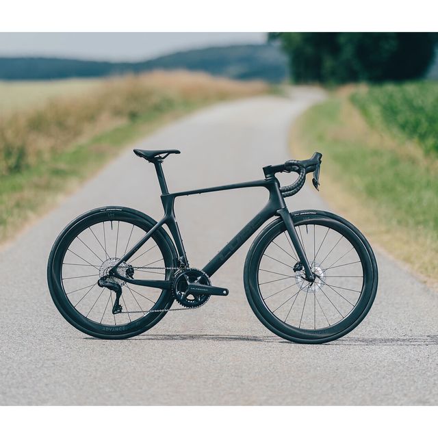 CUBE Agree C:62 Pro maantiepyörä